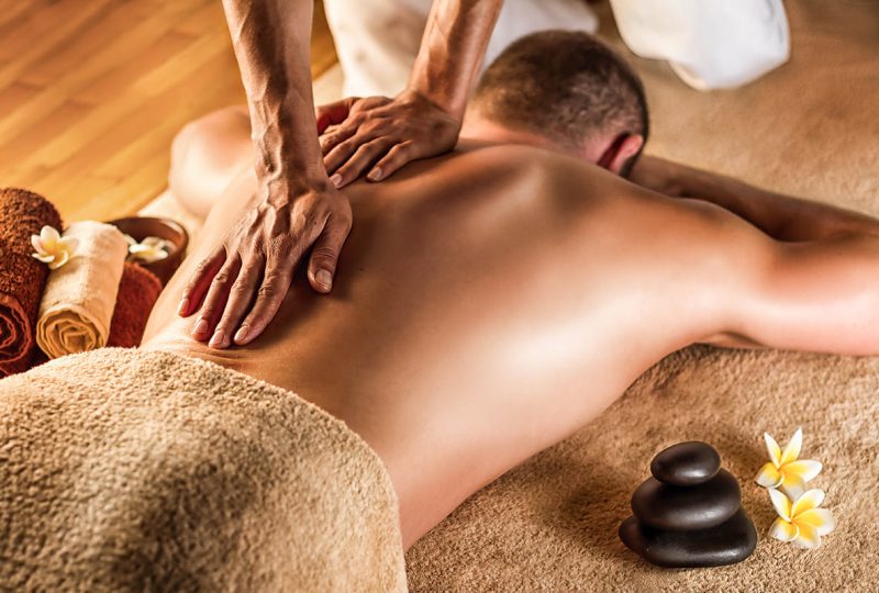 Bali-massage-A-man-having-a-Balinese-massage